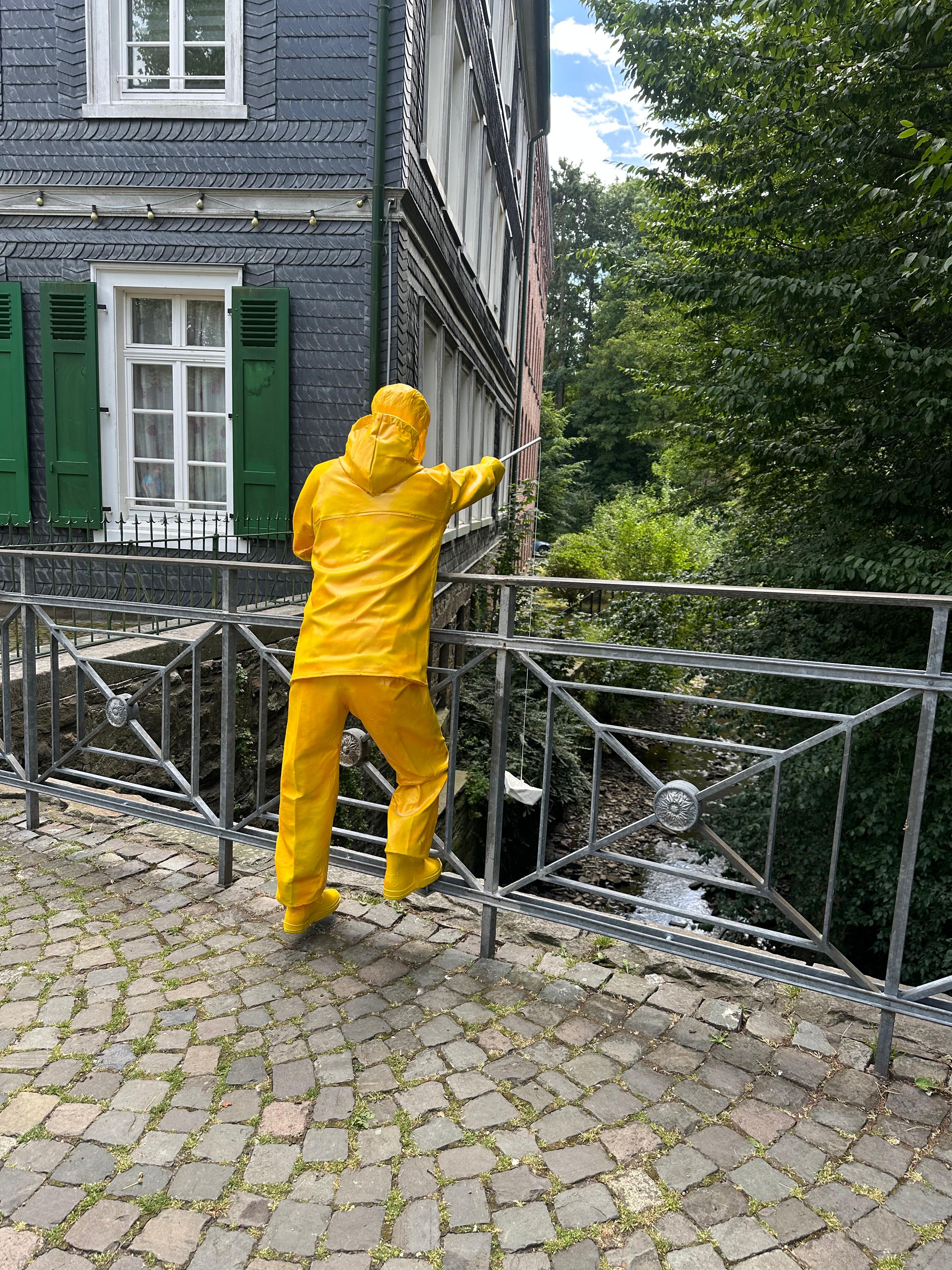 Skulptur Gelb Stadtraum